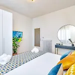 Art Deco' - Sleepwithme - Free Parking - Free Breakfast - Very Friendly Staff Appartement *