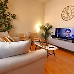 Appartement Art Deco' - Sleepwithme - Free Parking - Free Breakfast - Very Friendly Staff Pisa