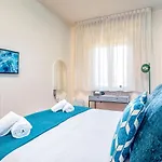 Appartement Art Deco' - Sleepwithme - Free Parking - Free Breakfast - Very Friendly Staff