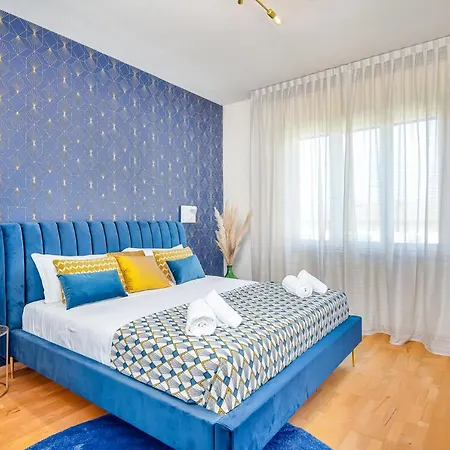 Art Deco' - Sleepwithme - Free Parking - Free Breakfast - Very Friendly Staff Apartment Pisa