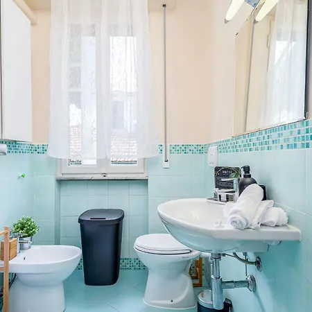 Art Deco' - Sleepwithme - Free Parking - Free Breakfast - Very Friendly Staff Apartment *