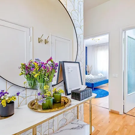 Art Deco' - Sleepwithme - Free Parking - Free Breakfast - Very Friendly Staff Apartment Pisa