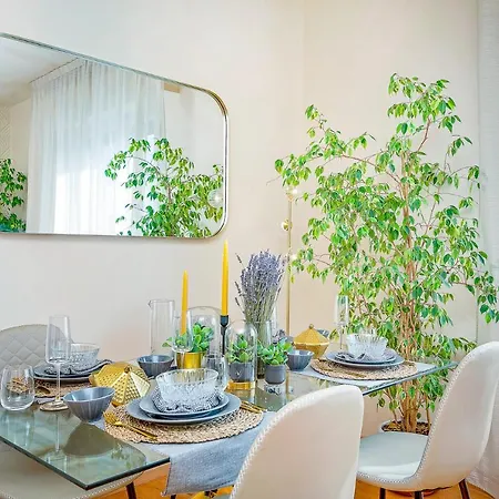 Apartment Art Deco' - Sleepwithme - Free Parking - Free Breakfast - Very Friendly Staff