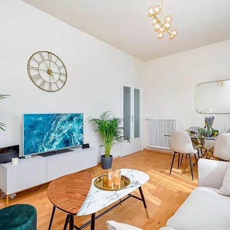 Art Deco' - Sleepwithme - Free Parking - Free Breakfast - Very Friendly Staff Apartment *