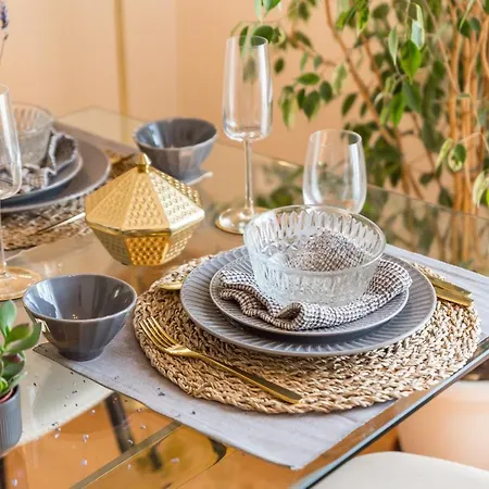 Art Deco' - Sleepwithme - Free Parking - Free Breakfast - Very Friendly Staff Apartment