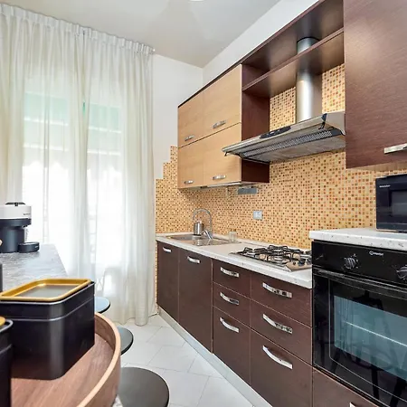 Art Deco' - Sleepwithme - Free Parking - Free Breakfast - Very Friendly Staff Pisa