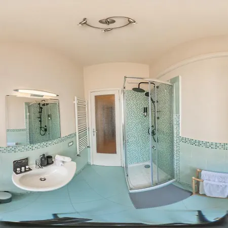 Art Deco' - Sleepwithme - Free Parking - Free Breakfast - Very Friendly Staff Apartment