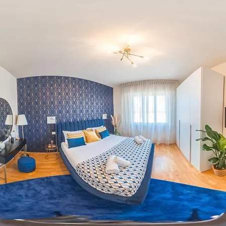 Art Deco' - Sleepwithme - Free Parking - Free Breakfast - Very Friendly Staff Apartment