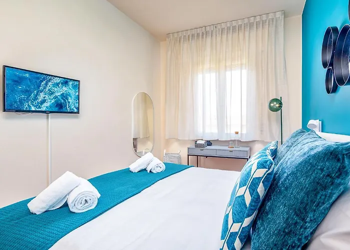 아파트 Art Deco' - Sleepwithme - Free Parking - Free Breakfast - Very Friendly Staff